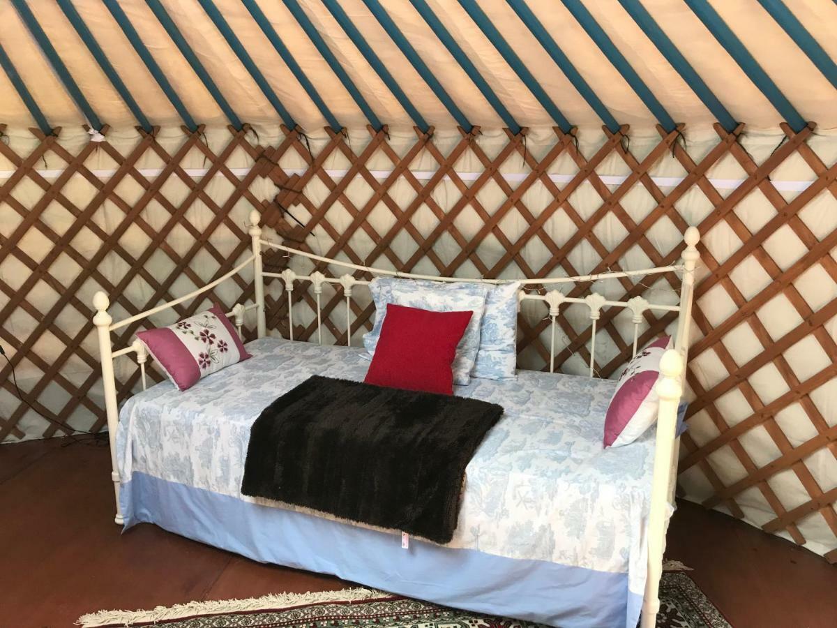 Hotel French Fields Luxury Glamping Original Mongolian Yurt Le-Vieux-Cerier Exterior foto