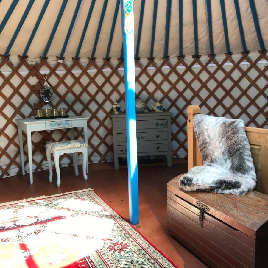 Hotel French Fields Luxury Glamping Original Mongolian Yurt Le-Vieux-Cerier Exterior foto